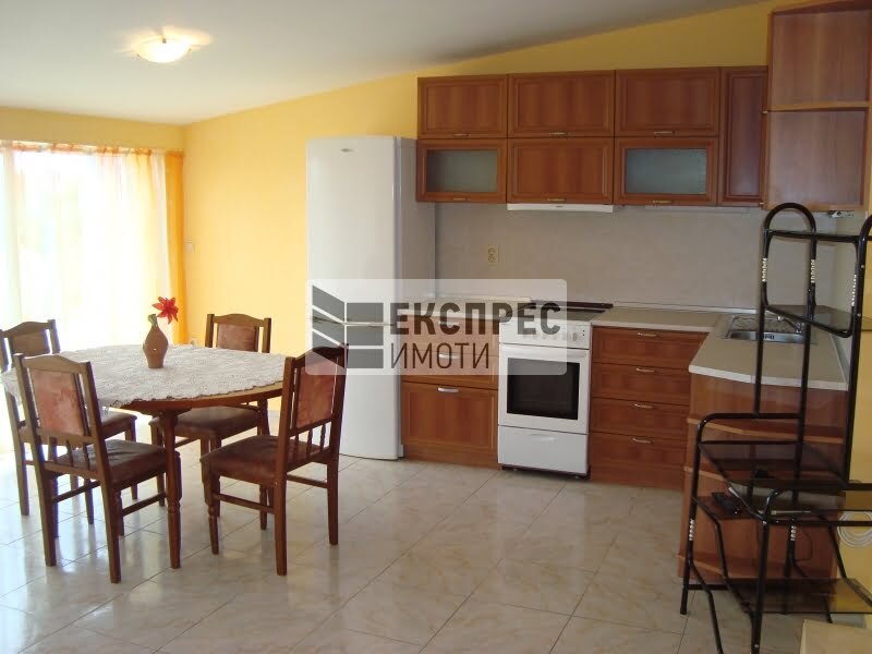 Furnished 2 Schlafzimmer Wohnung