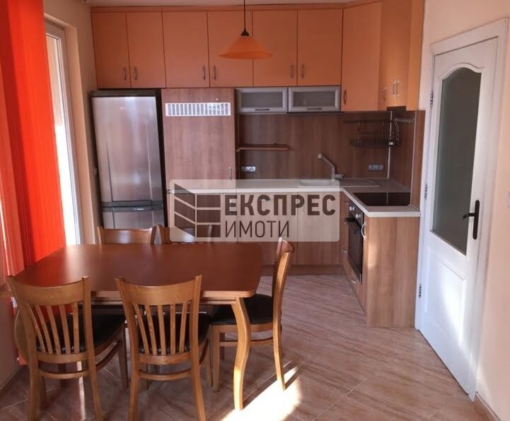 Обзаведен Тристаен апартамент