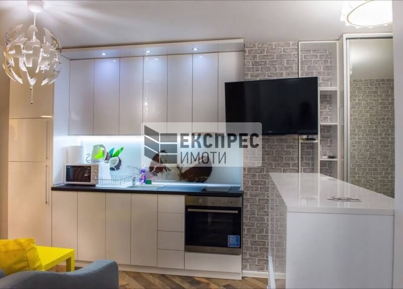 Нов Луксозен Обзаведен Едностаен апартамент