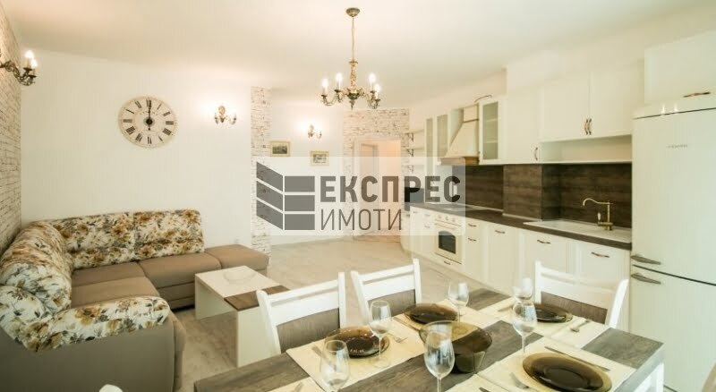 Обзаведен, Тристаен апартамент