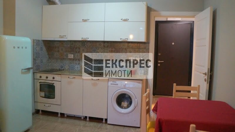 New, Furnished 1 Schlafzimmer Wohnung