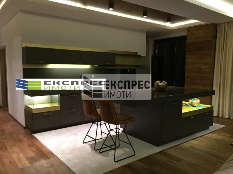 Обзаведен, Лукс, нов Тристаен апартамент