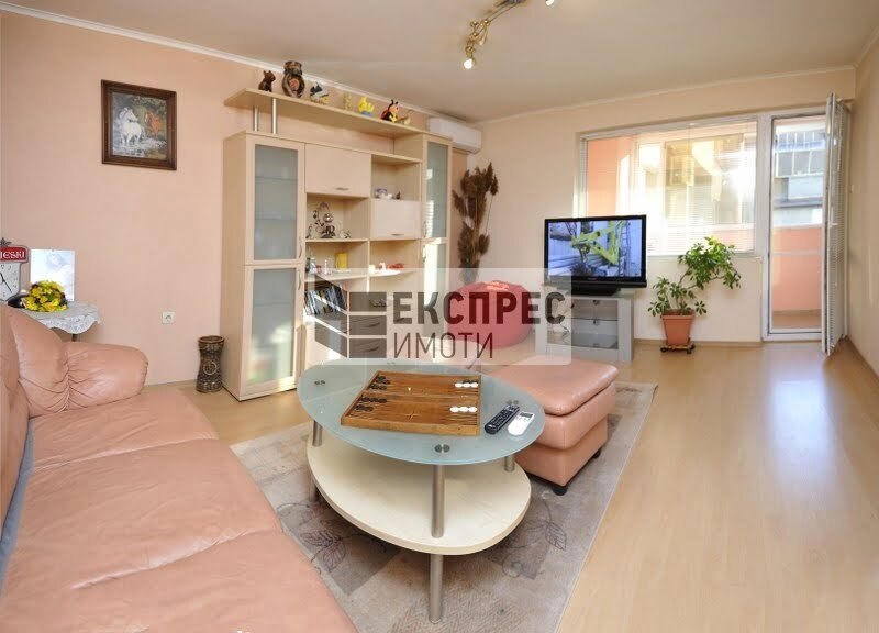 Furnished 1 Schlafzimmer Wohnung