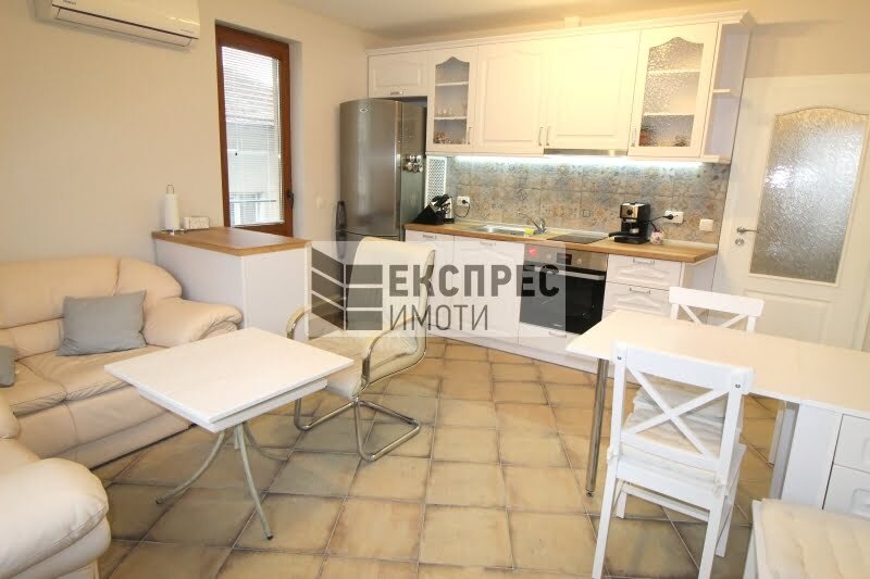 New, Furnished 2 bedroom apartment