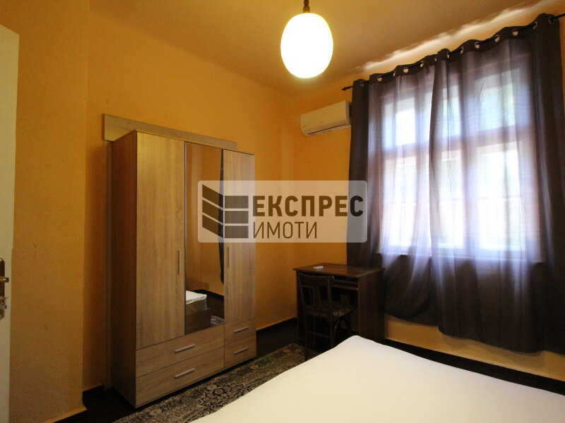  Large apartment, Greek area