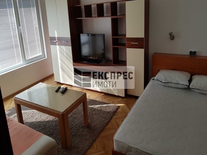 1 Schlafzimmer Wohnung