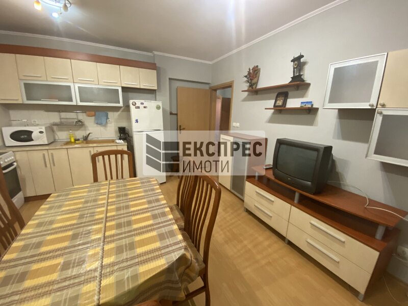 Furnished 2 Schlafzimmer Wohnung
