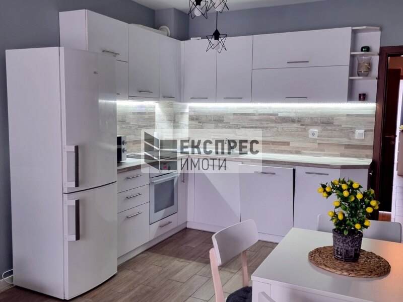 Нов, Луксозен, Обзаведен Двустаен апартамент