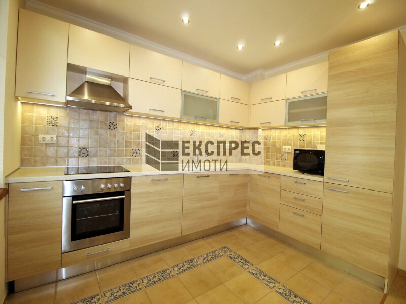 Luxury Furnished 2 Schlafzimmer Wohnung