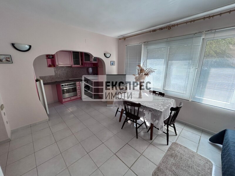 Furnished, 2 bedroom apartment