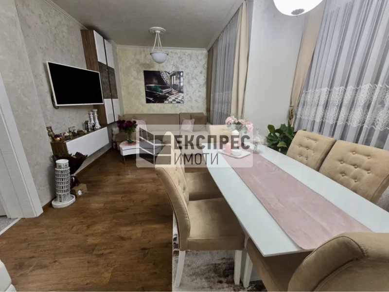 Furnished 2 bedroom apartment