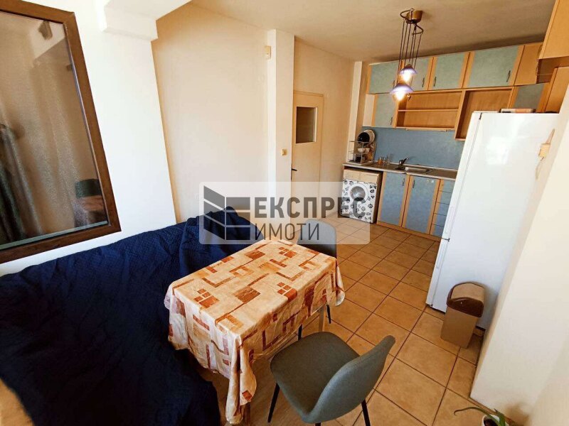 Furnished, 2 bedroom apartment