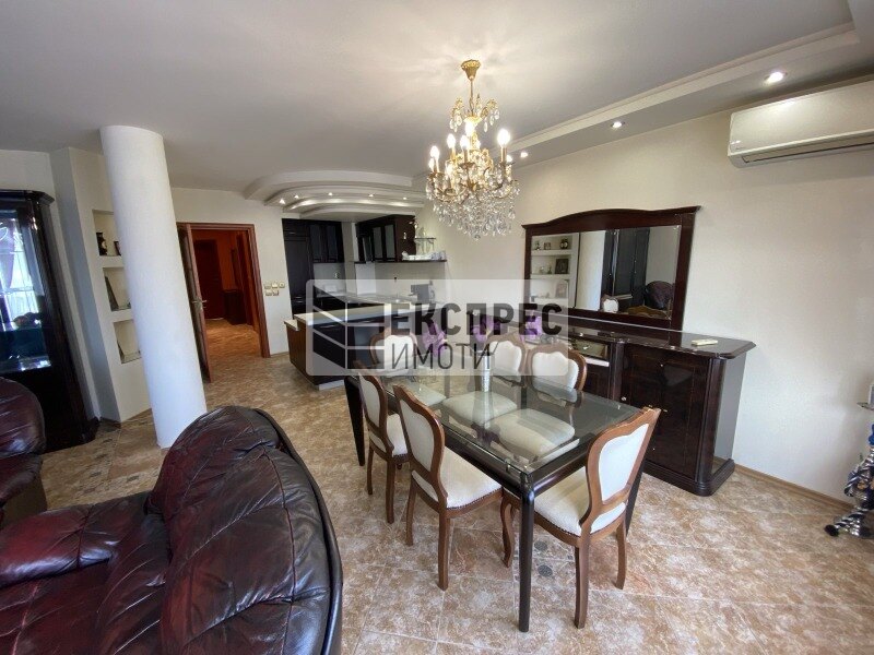 Furnished 2 bedroom apartment