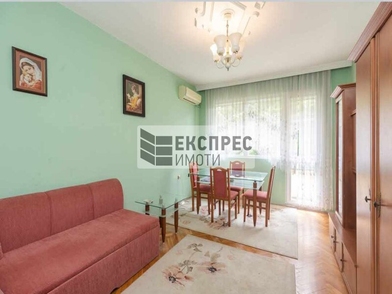 Furnished 2 bedroom apartment