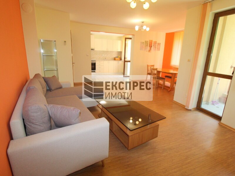 Furnished 3 Schlafzimmer Wohnung