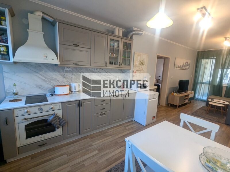 Furnished 2 Schlafzimmer Wohnung