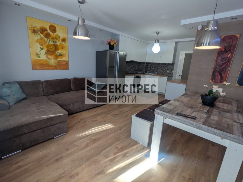 Furnished 2 bedroom apartment