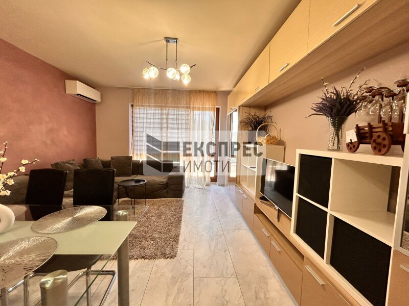 Furnished, 2 bedroom apartment