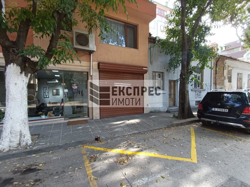 ДВОЙНО ПАРКОМЯСТО Гараж