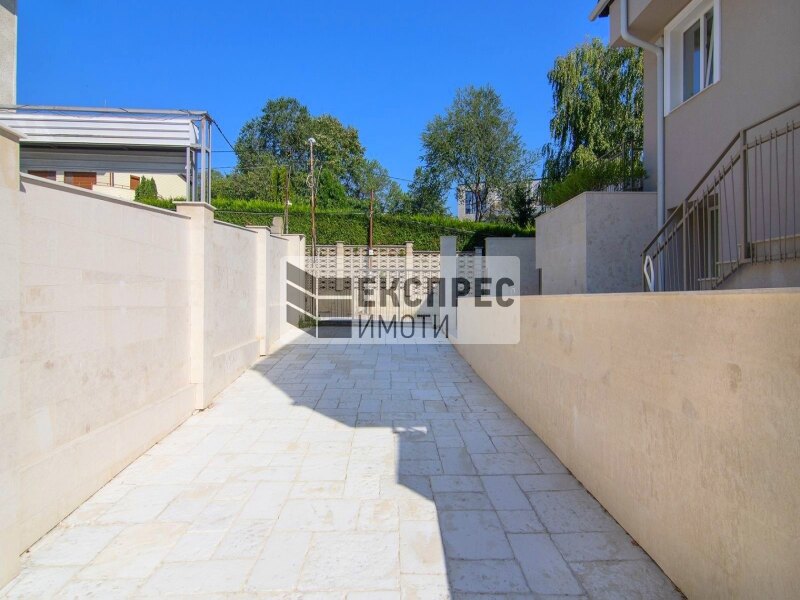 1 Schlafzimmer Wohnung, Trakata