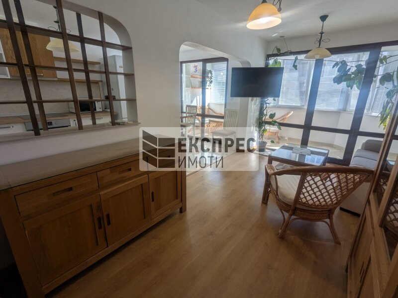 2 Schlafzimmer Wohnung, Regional hospital