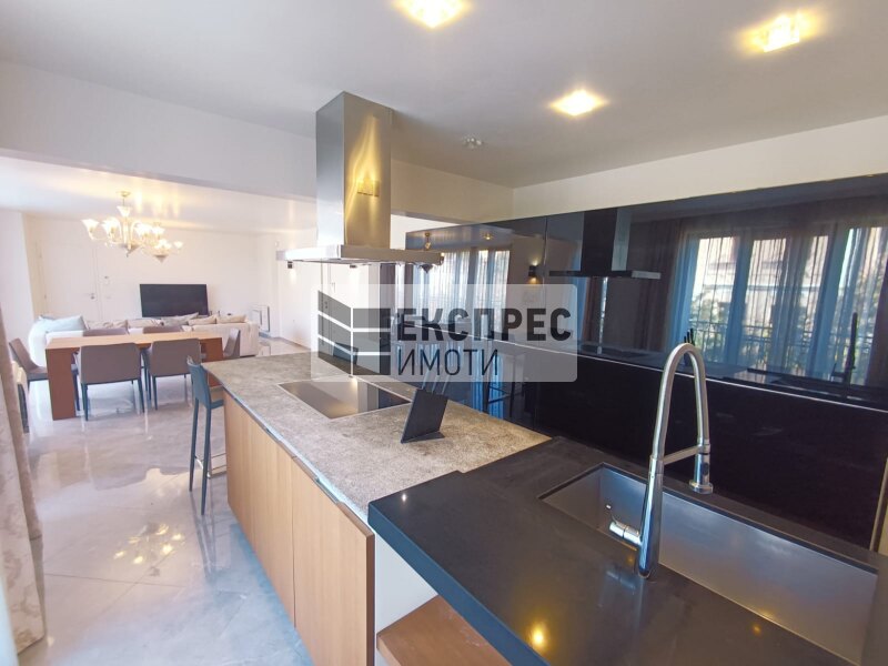 FURNISHED 3 bedroom apartment, Center