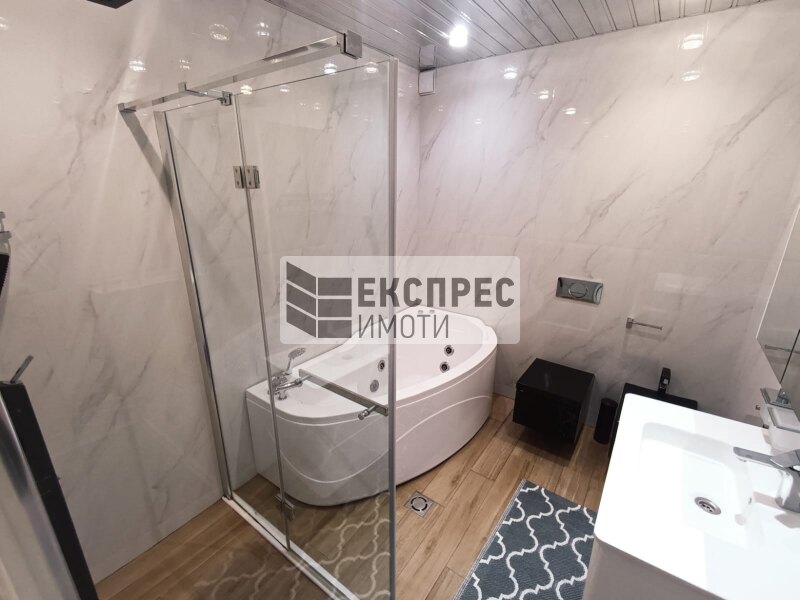 FURNISHED 3 bedroom apartment, Center