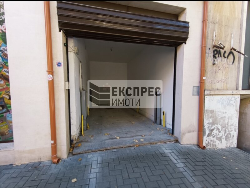 FURNISHED 3 bedroom apartment, Center