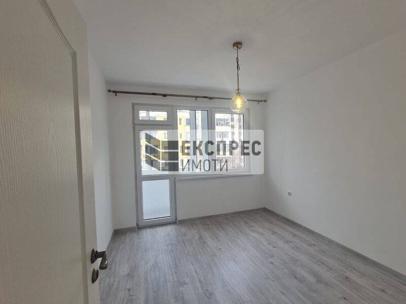 Unfurnished, two bedroom apartment 2 bedroom apartment