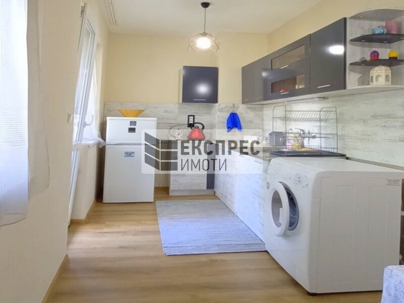 Furnished 2 bedroom apartment