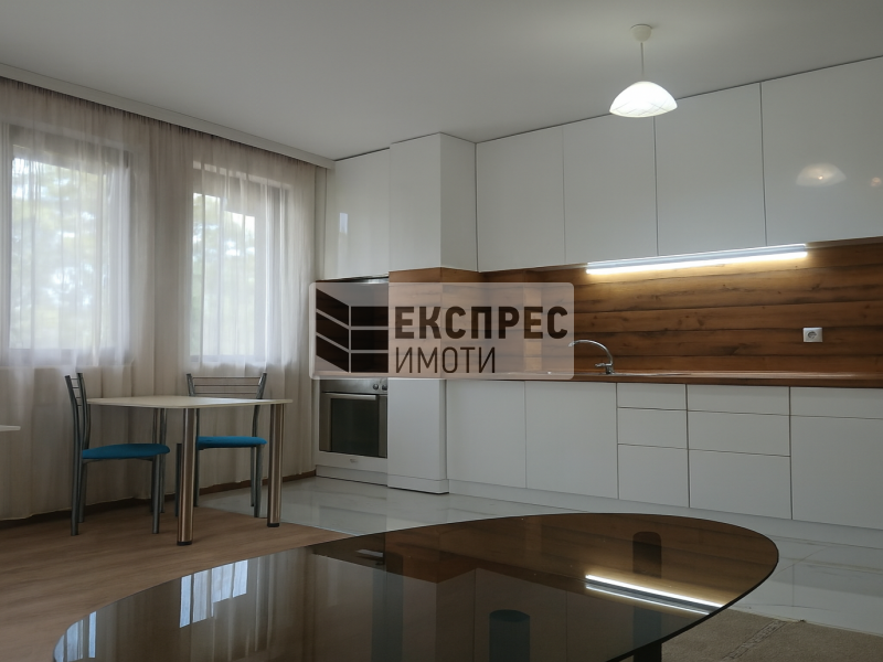 Newly furnished 1 bedroom apartment