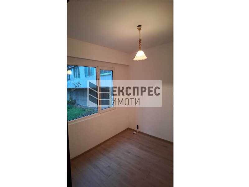 Unfurnished, 1 bedroom apartment