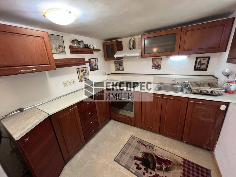 Обзаведен Тристаен апартамент