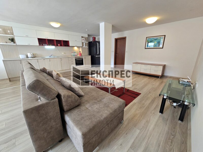 Luxurious, Furnished 3 Schlafzimmer Wohnung