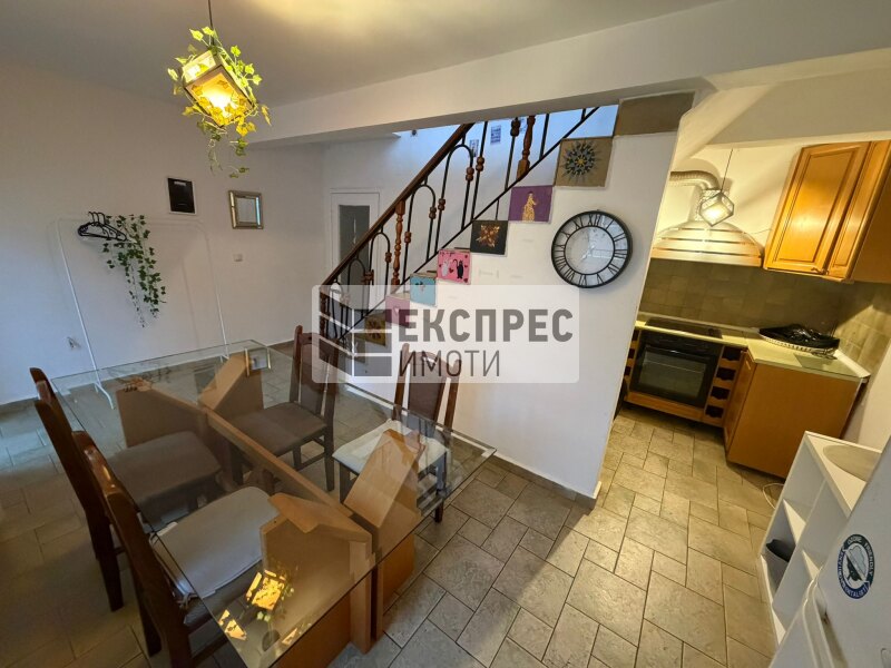 Обзаведен Тристаен апартамент