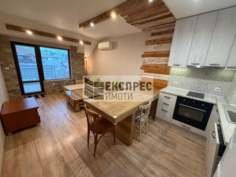 Обзаведен Тристаен апартамент