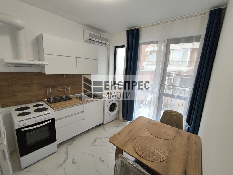 ОБЗАВЕДЕН Двустаен апартамент