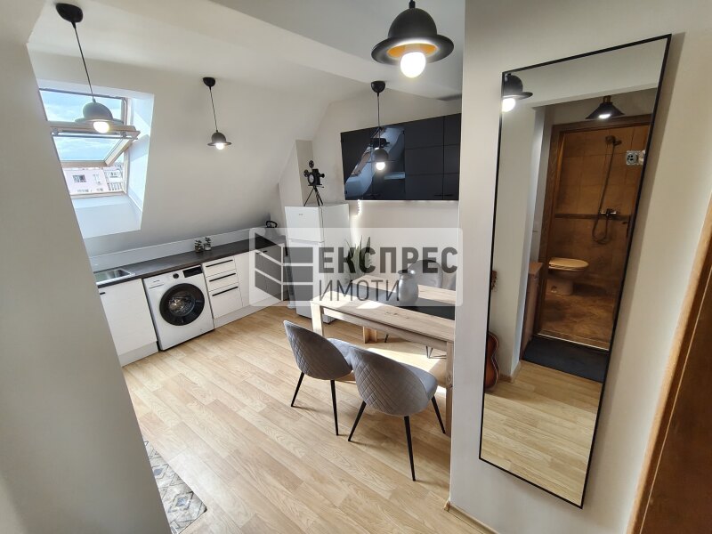 Neu, Möbliert 1 Schlafzimmer Wohnung