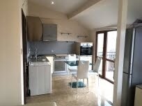 Furnished 3 bedroom apartment, Center