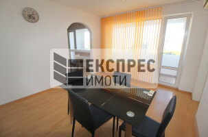 Обзаведен Тристаен апартамент, Окръжна болница