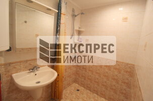 Обзаведен Тристаен апартамент, Окръжна болница