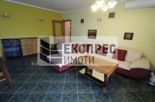 Обзаведен Тристаен апартамент, Окръжна болница