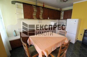 Обзаведен Тристаен апартамент, Окръжна болница