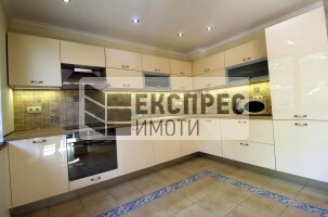 Луксозно, Обзаведен Тристаен апартамент, Окръжна болница
