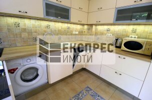Луксозно, Обзаведен Тристаен апартамент, Окръжна болница