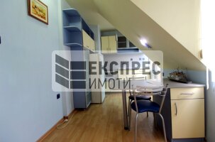 Обзаведен Едностаен апартамент, Генералите