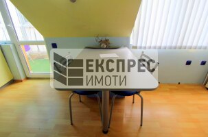 Обзаведен Едностаен апартамент, Генералите