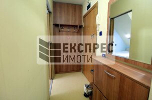 Обзаведен Едностаен апартамент, Генералите