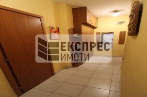 Обзавeден Двустаен апартамент, Окръжна болница