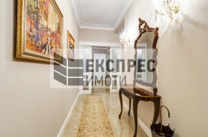 Обзаведен Тристаен апартамент, Център